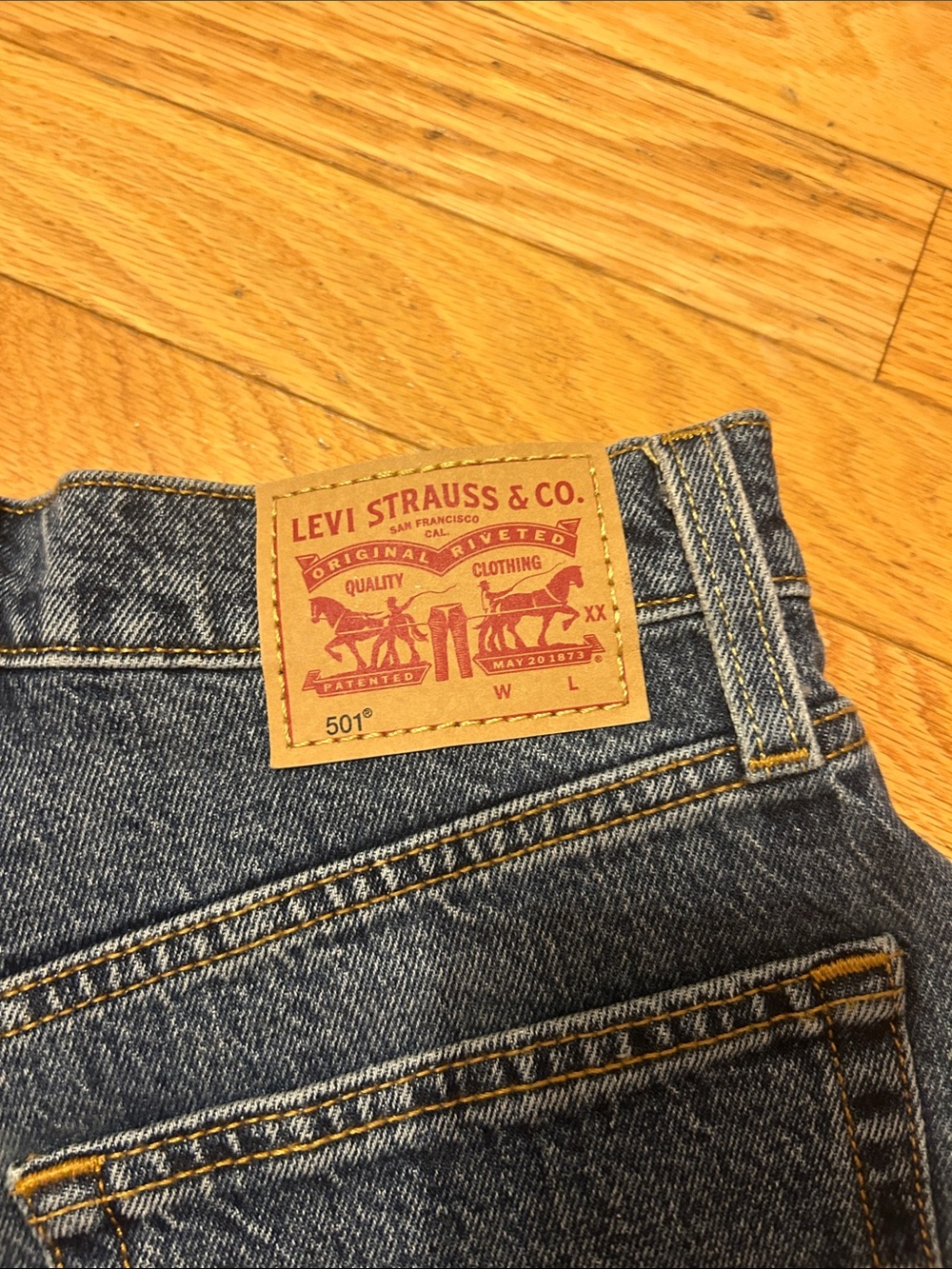Levi’s 501 Dark Wash Distressed Denim shorts - Picture 4 of 5